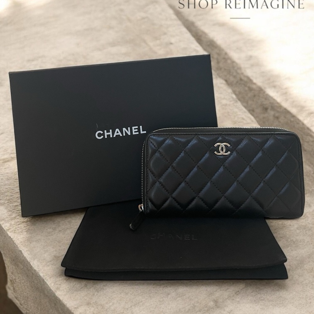 CHANEL Black Quilted Zip Wallet with CC Logo